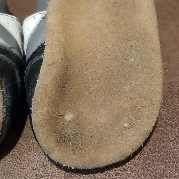 Robeez Leather Slippers 6-12m - Picture 7 of 9